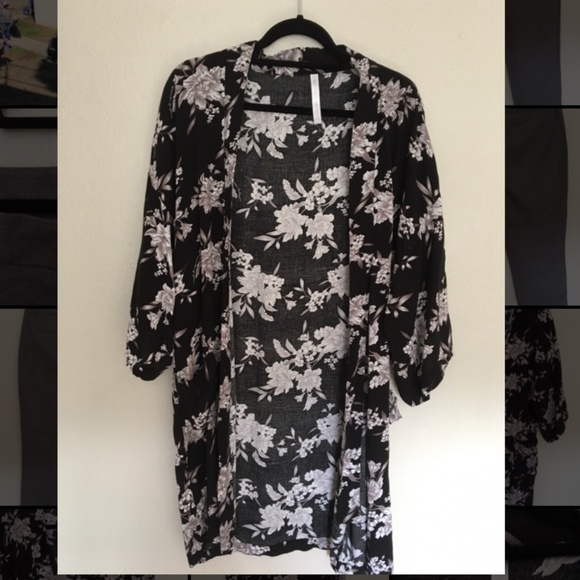 Spiritual Gangster Floral Kimono - Picture 1 of 3